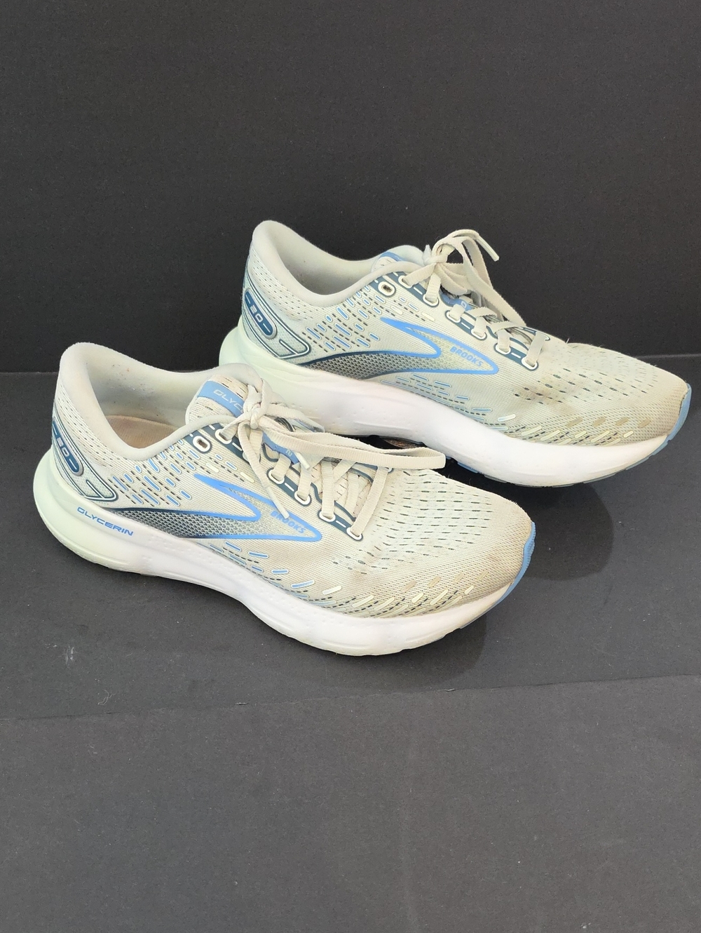 Brooks Glycerin 20 Women's Light Blue and Cream Running Sneakers Size 9.5